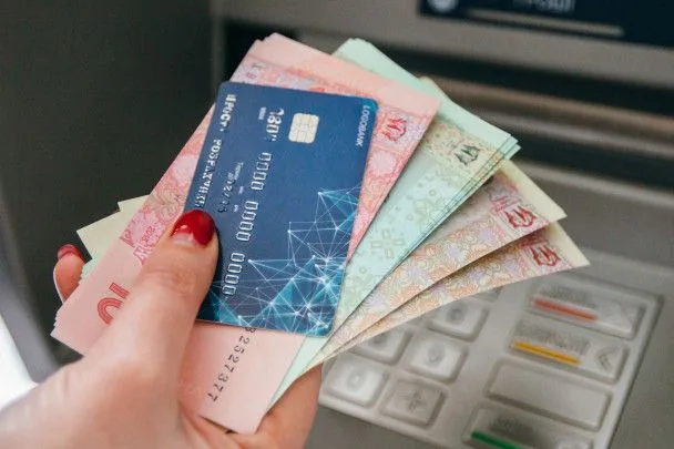 ПриватБанк повертає гроші: коли зарахують кошти на рахунок