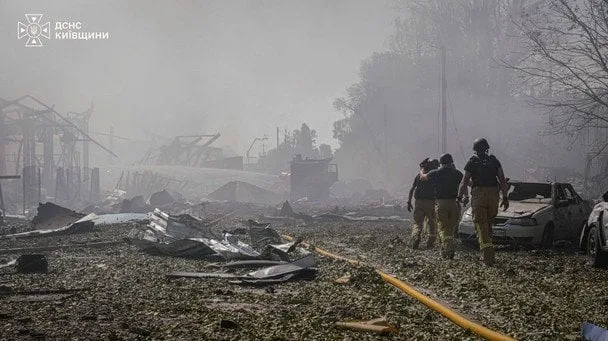 Військовий рятує людей під час детонації на Київщині: справжній героїзм