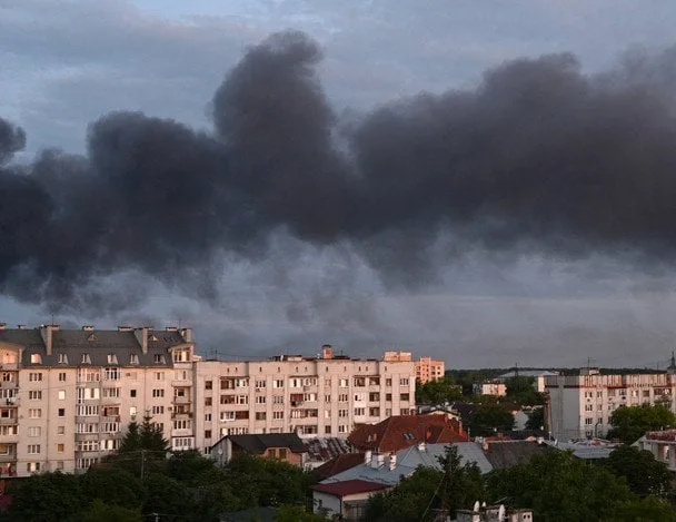 Атака на Чернігів: багатоповерхівка в центрі міста — що відомо