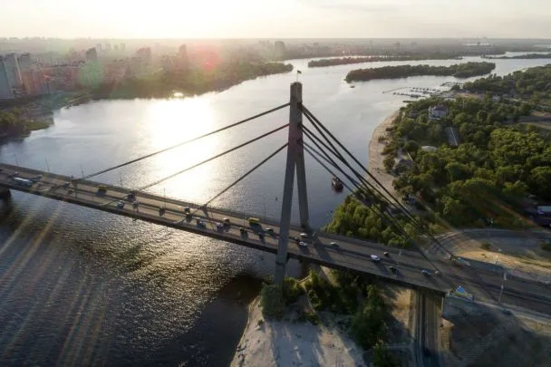 Північний міст у Києві: наслідки удару та стан інфраструктури