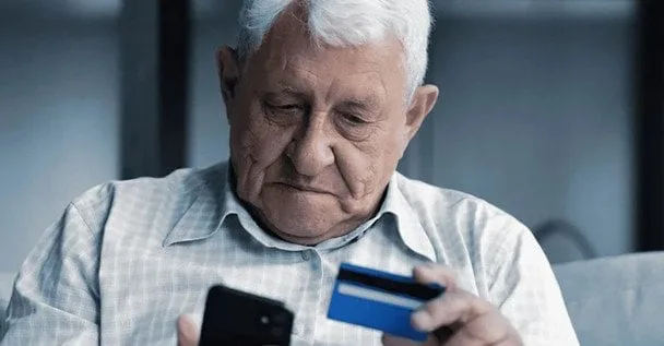Пенсіонери з ID-карткою: як не втратити виплати при ідентифікації