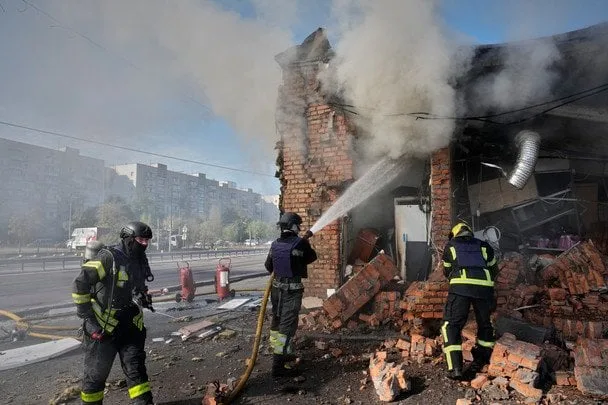 Атаки дронів на Київщину: постраждалі та руйнування в п'яти районах