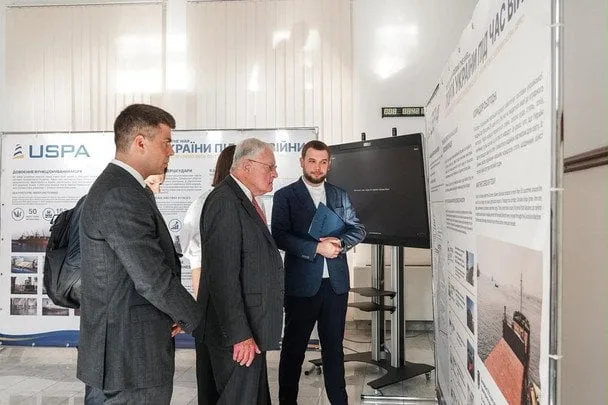 Келлог в Одесі: американський посланець бачить руйнування портової інфраструктури