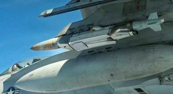 JDAM-LR: як Україна вперше могла застосувати ракету дальністю 550+ км