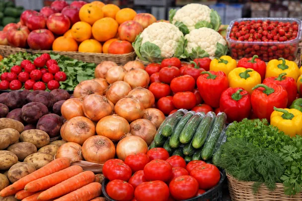 Ціни на фрукти, ягоди й овочі в Києві: актуальні тарифи 2026