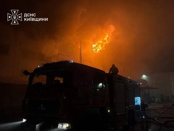 Атака на Бориспіль: зруйнована багатоповерхівка, пожежа та евакуація жителів