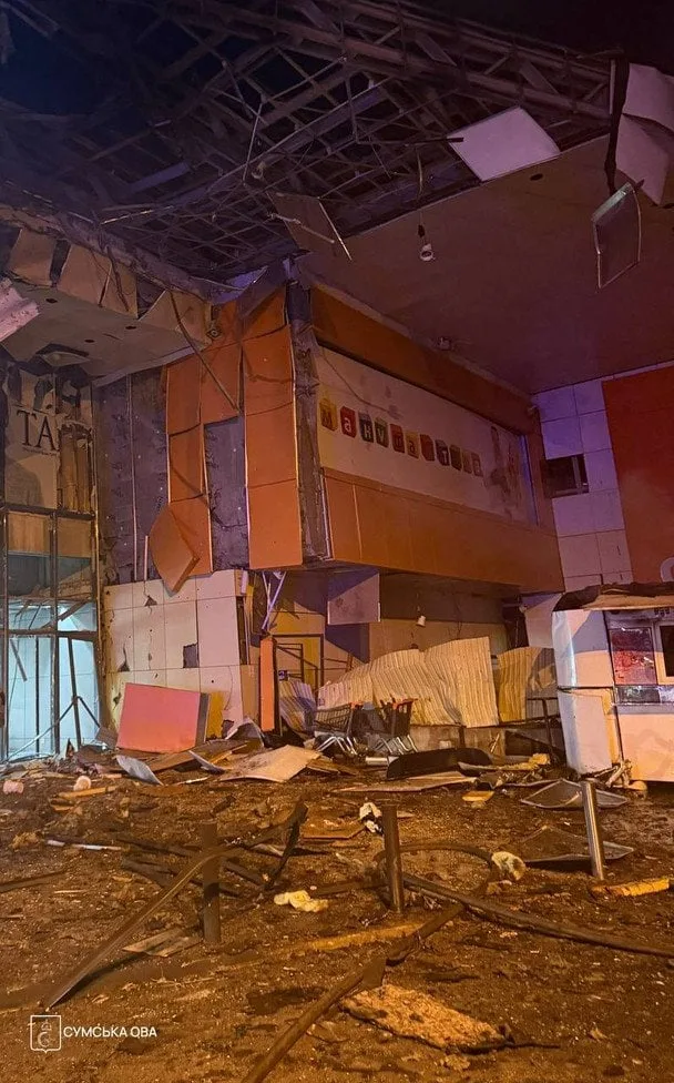 Удар по ТРЦ в Сумах: що сталося й як це впливає на цивільних