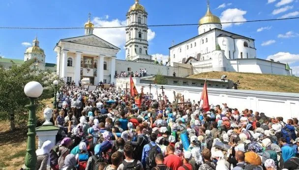 Росія прийняла Україну й вигодувала гадюку: атмосфера в Почаївській лаврі